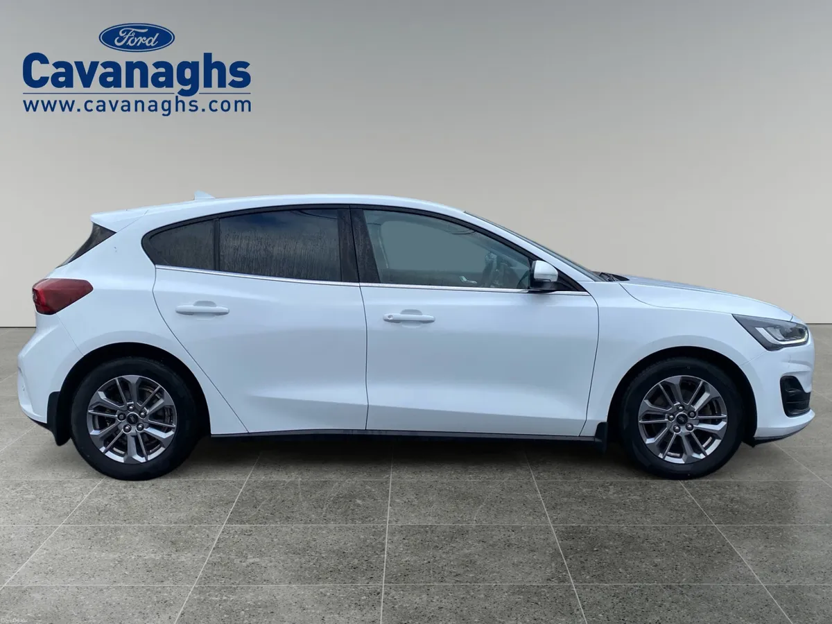 2022 FORD Focus Titanium Style 5d 1.0t 125 M6 - Image 5