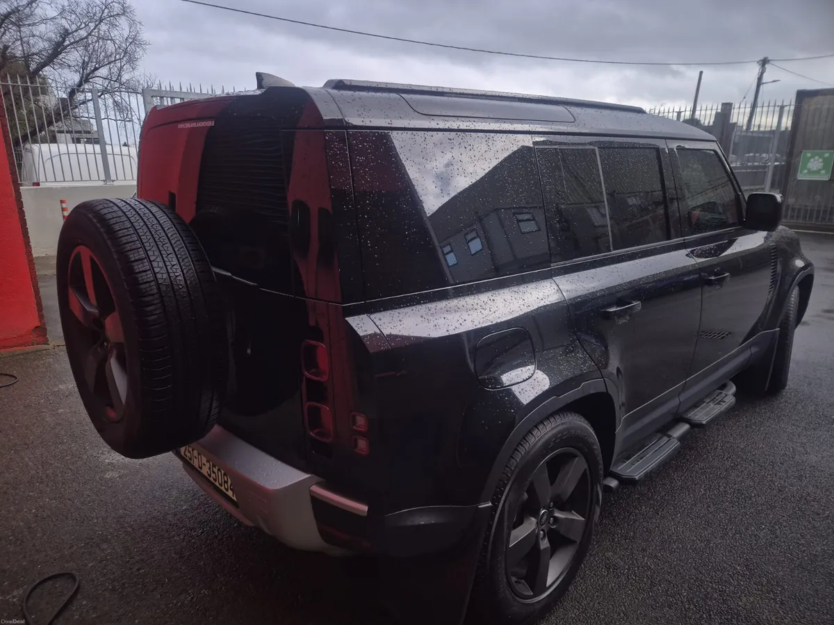 Land Rover Defender 110 3 SEATER COMMERCIAL 2025 - Image 2