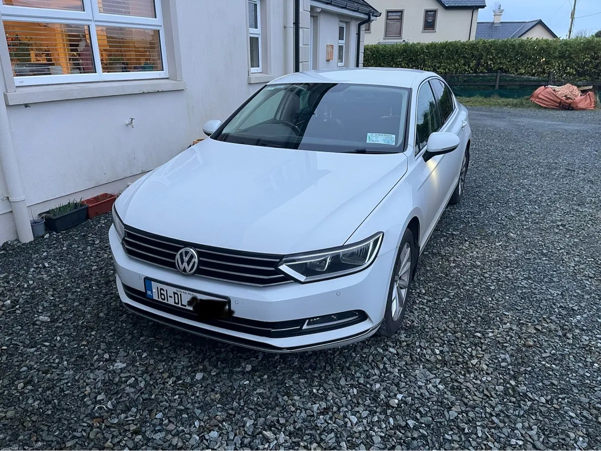 Volkswagen Passat - Image 1