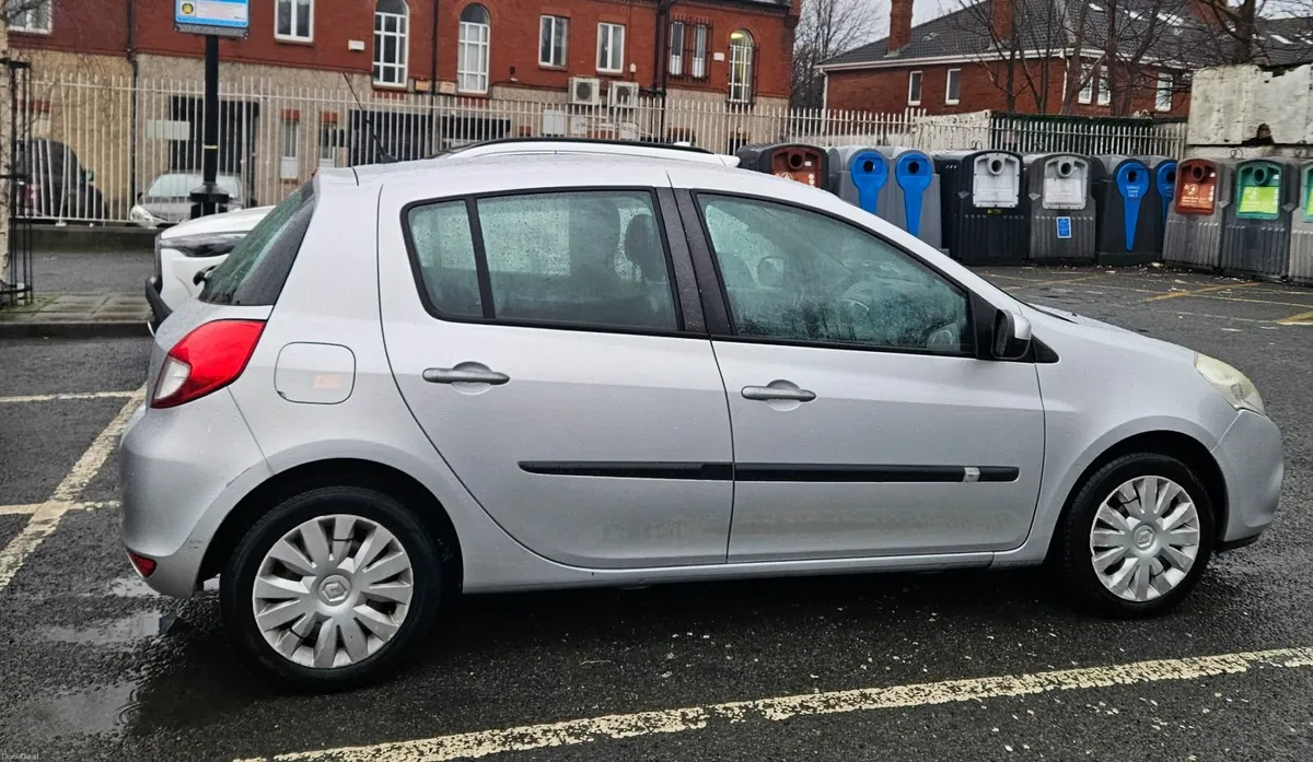 RenaultClio'10. Reliable Car Perfect 4 New Drivers - Image 1