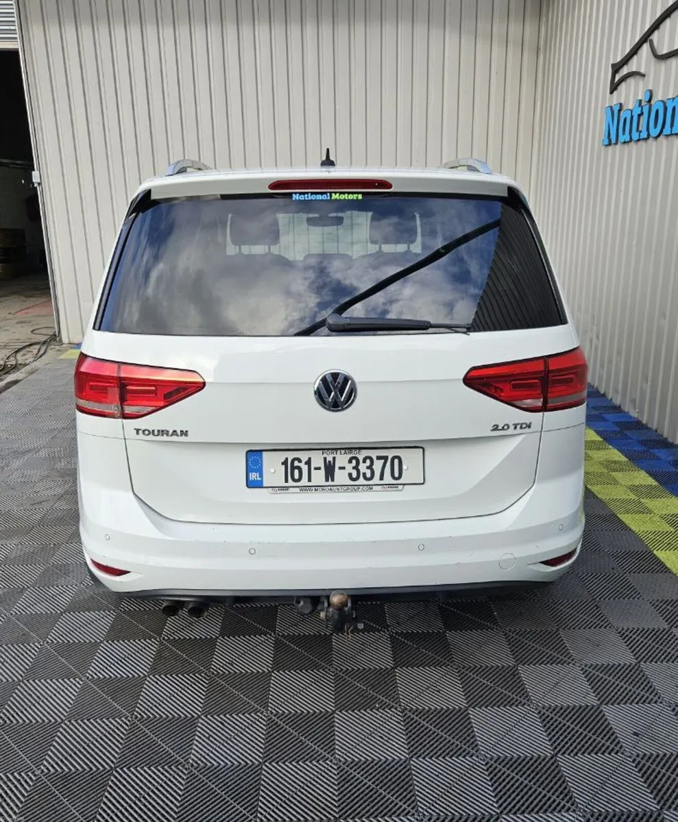 2016 Volkswagen Touran  2.0 TDI Comfortline 7 Seat - Image 4