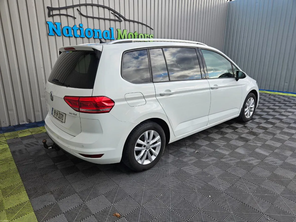2016 Volkswagen Touran  2.0 TDI Comfortline 7 Seat - Image 4