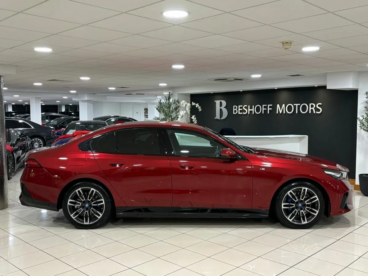 BMW 5-Series 530e M-SPORT HYBRID=ONLY 1600 MILES// - Image 2