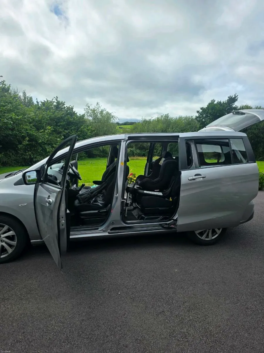 Mazda5 - Image 1