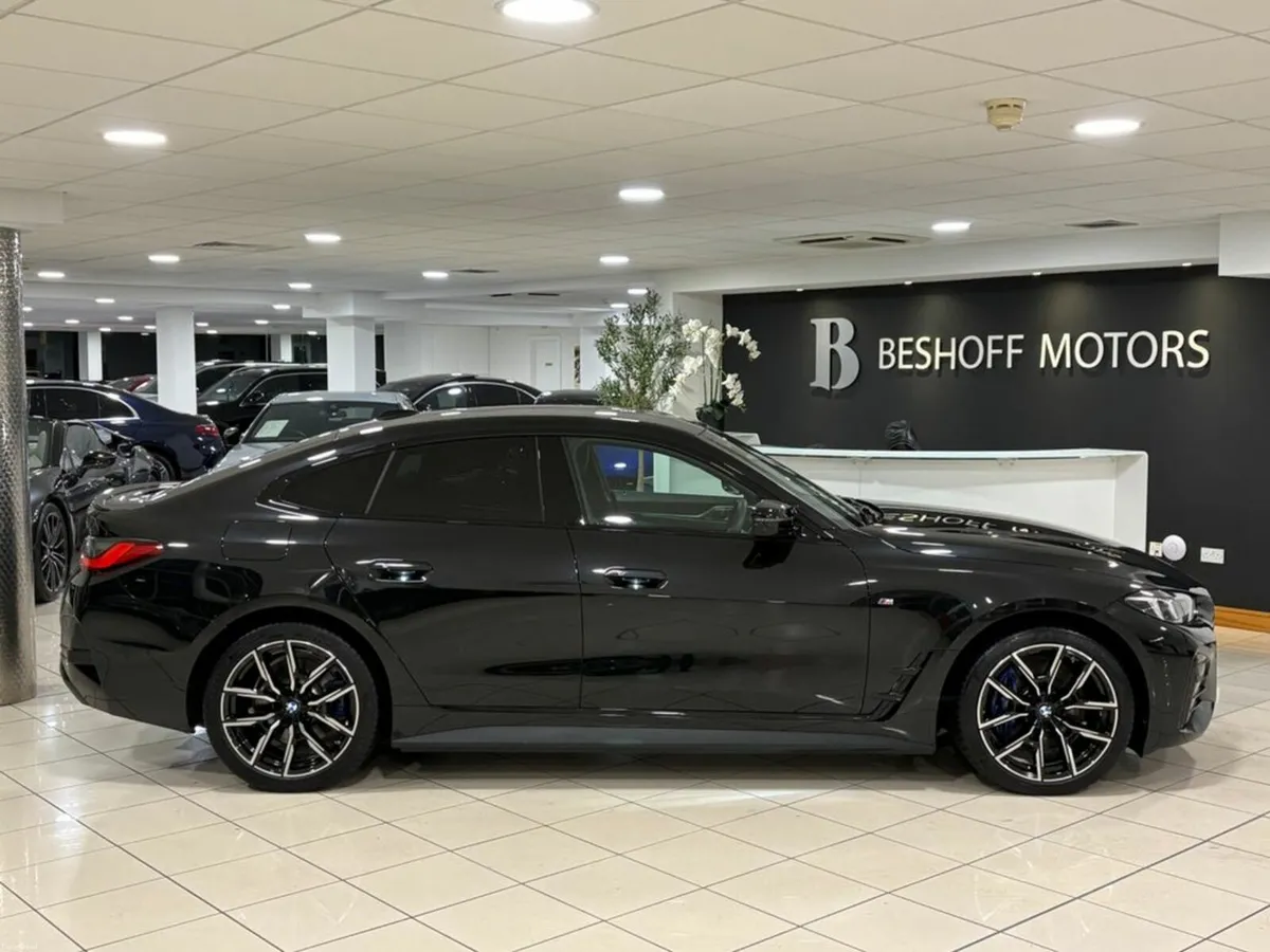 BMW i4 M50=HUGE SPEC//AS NEW//€120 EOAD TAX=2 YEAR - Image 2