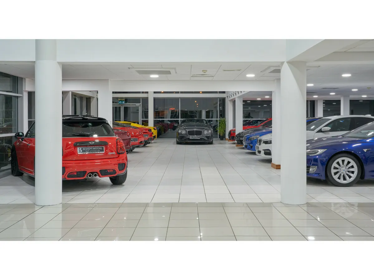 Mercedes-Benz EQB 250 PREMIUM PLUS URBAN EDITION E - Image 4