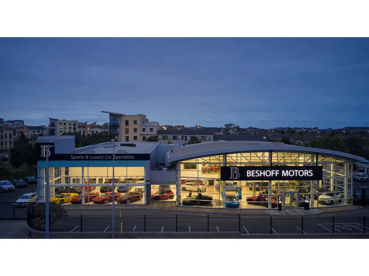 Mercedes-Benz EQB 250 PREMIUM PLUS URBAN EDITION E - Image 2