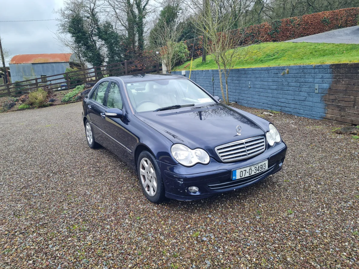 Mercedes-Benz C-Class 2007 - Image 2