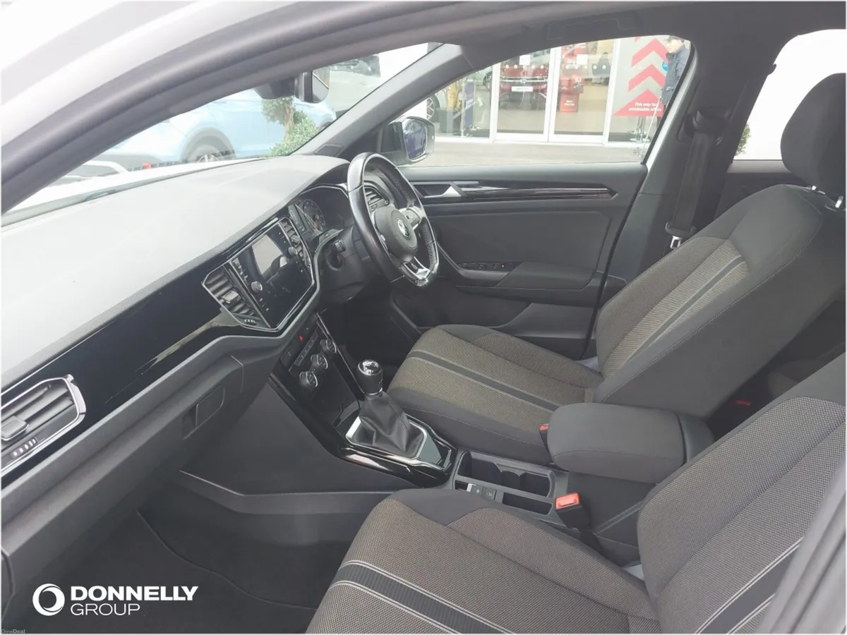 Volkswagen T-roc Hatchback Black Edition - Image 2