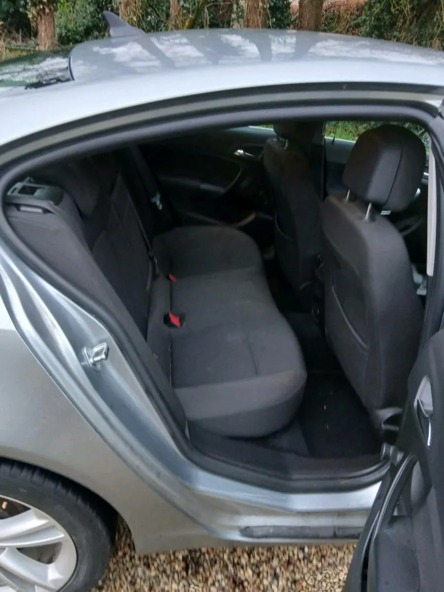 Opel insignia Dsl . NCT'D, TAXED. V/clean. - Image 4