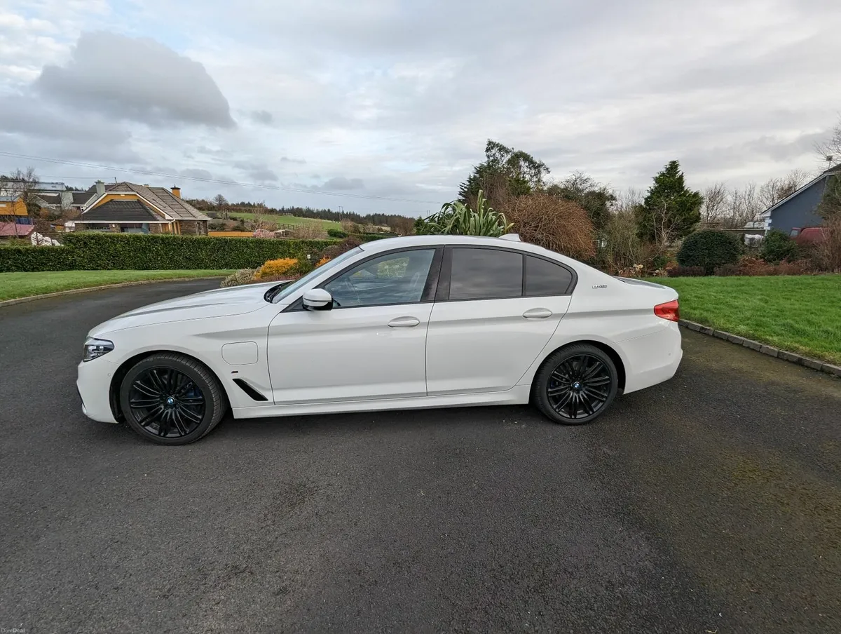 BMW 5-Series 2019 - Image 3