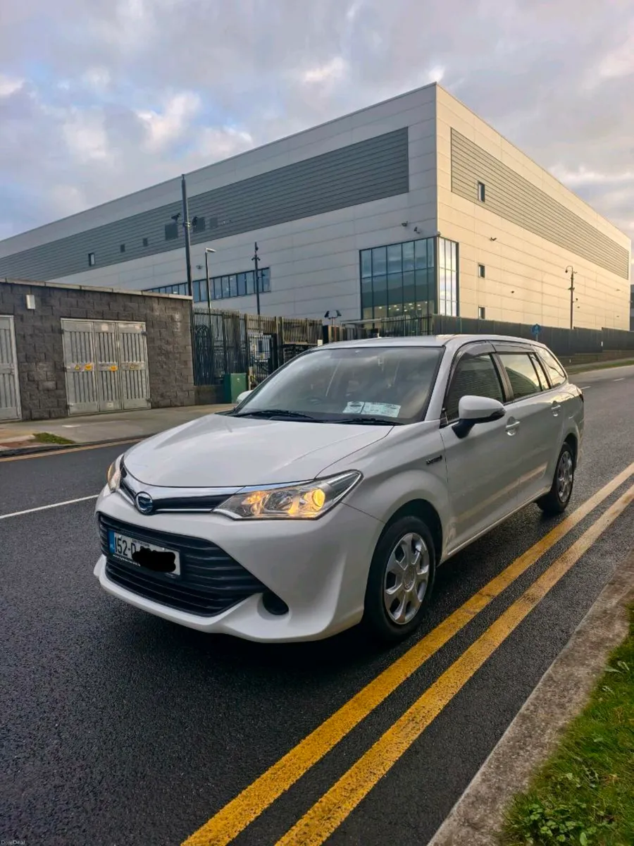 Automatic Hybrid Corolla Fielder NCT/TAX - Image 3