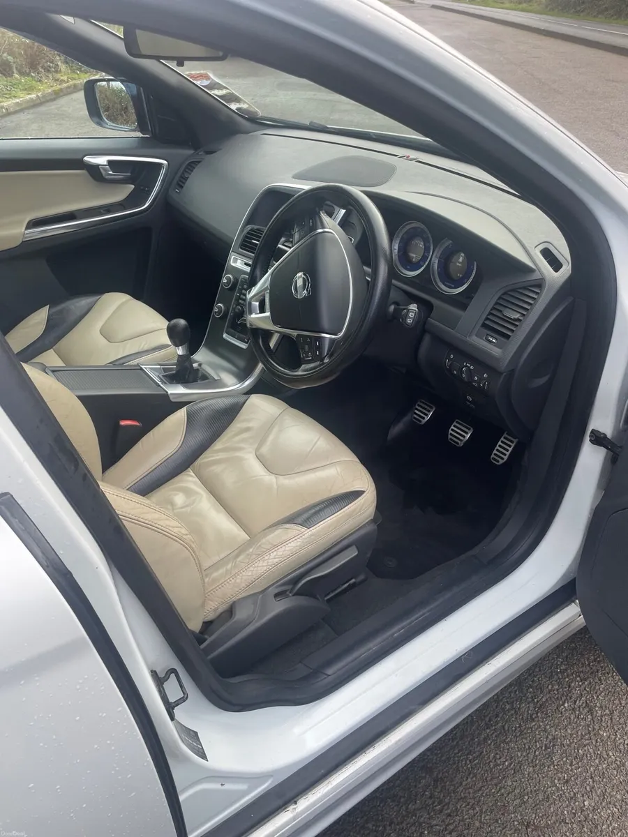 Volvo XC60 2013 - Image 2