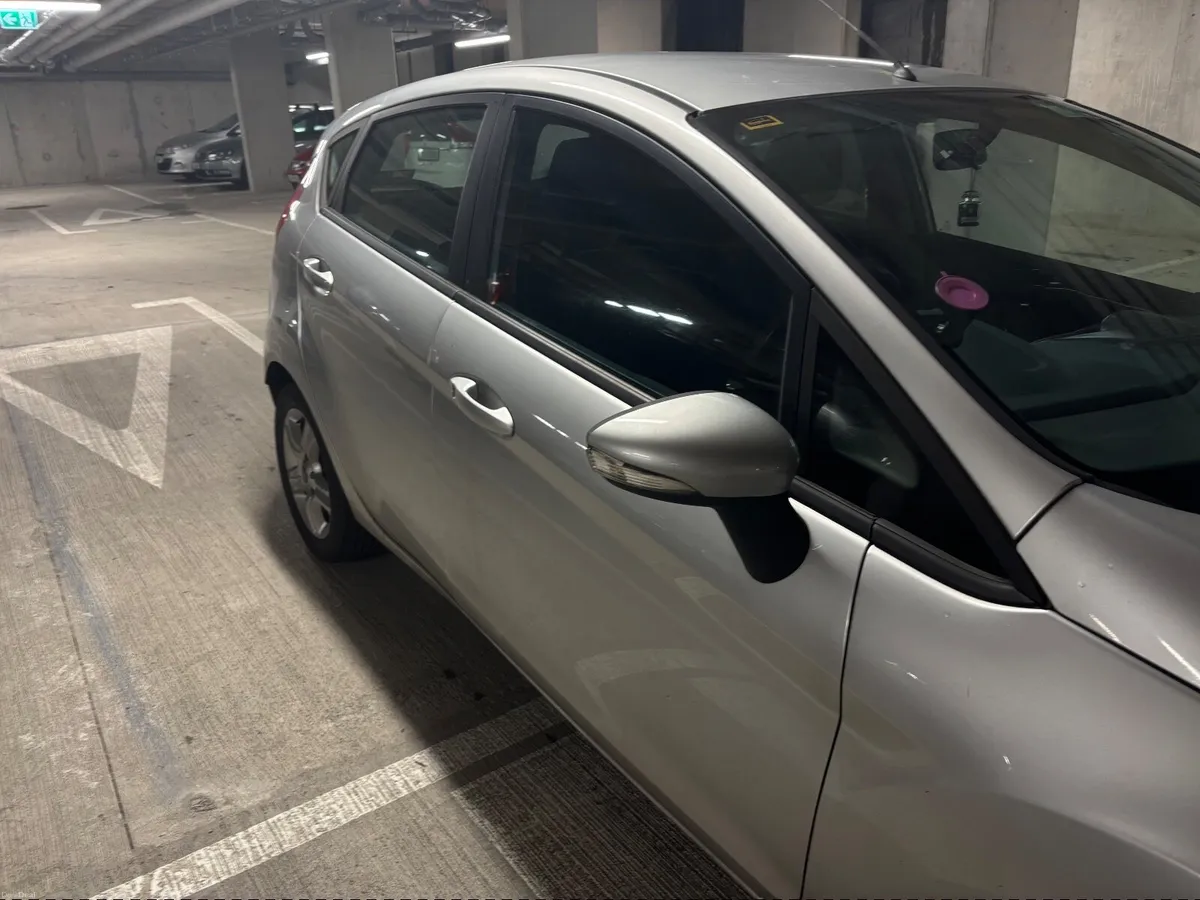 Ford Fiesta 2010 - Image 4
