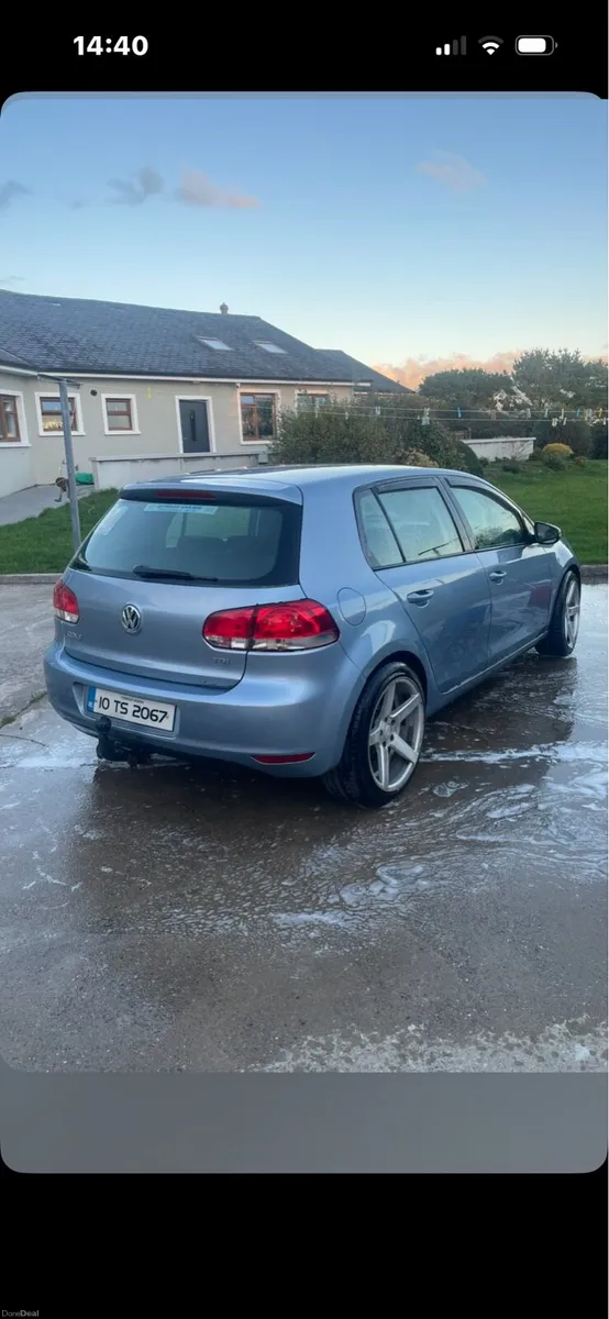 2010 Golf - Image 2