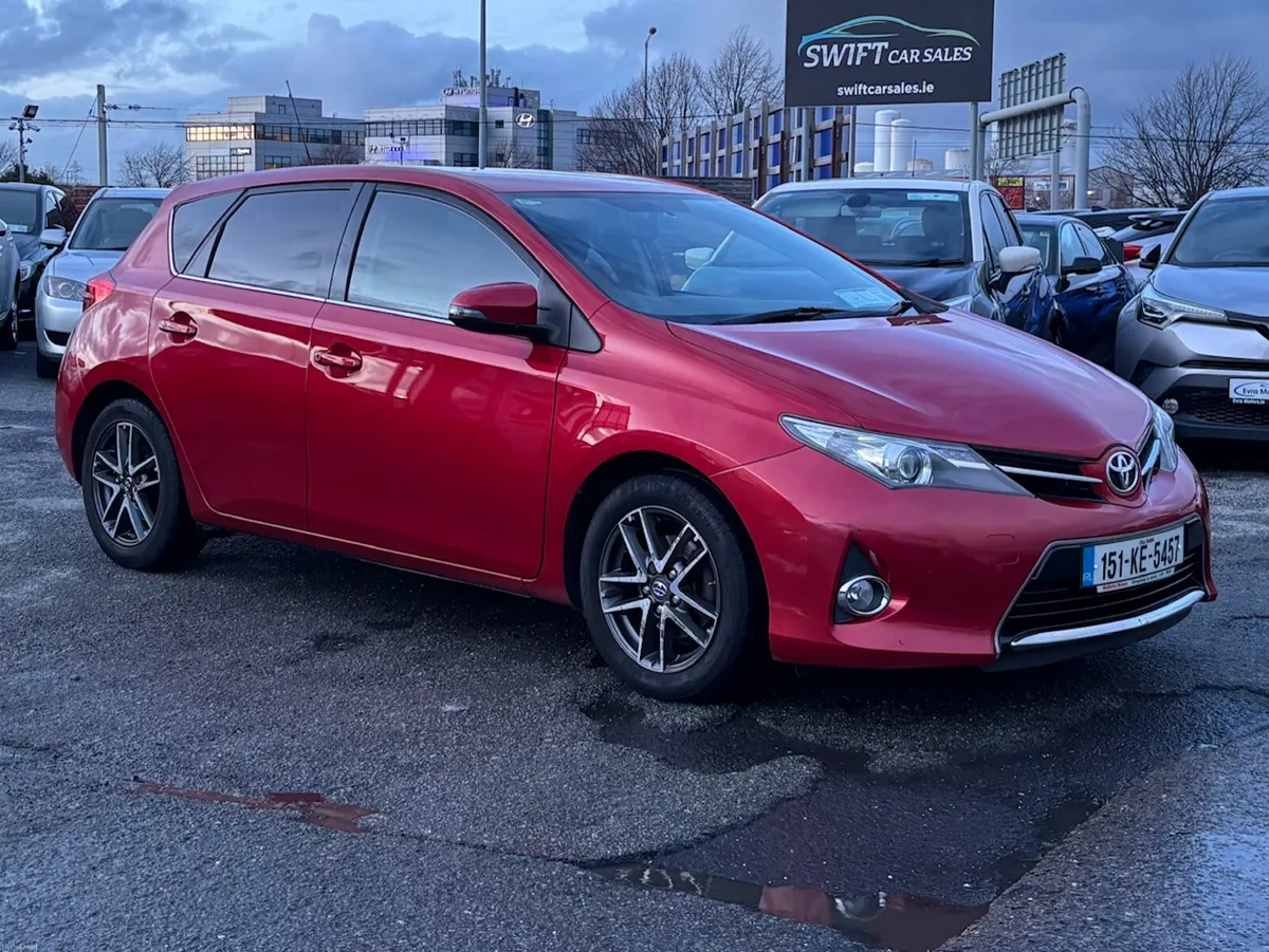2015 Toyota Auris 1.33 VVT-I Nct 10/26 - Image 1