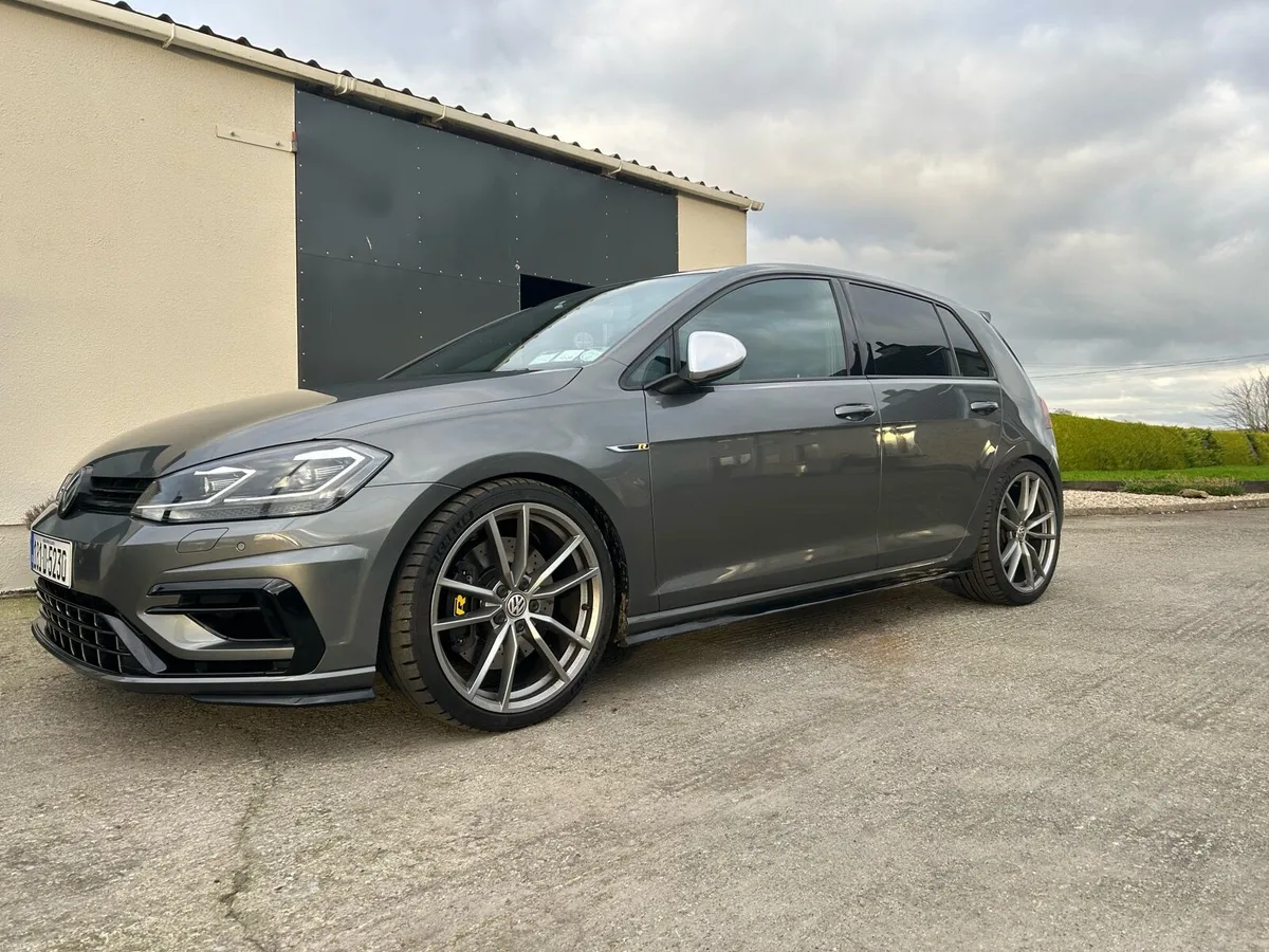 Volkswagen Golf R - Image 3