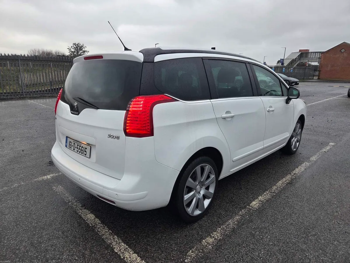 16 Peugeot 5008 - Image 4