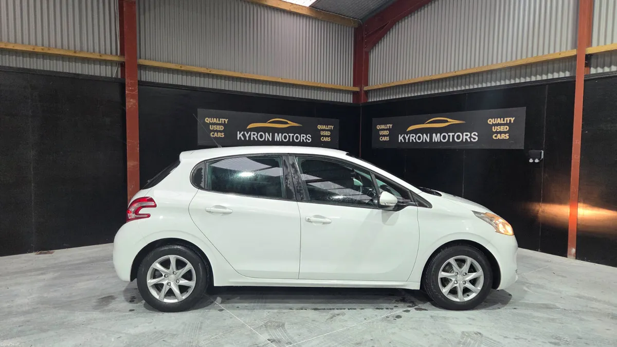 Peugeot 208 2014 - Image 4