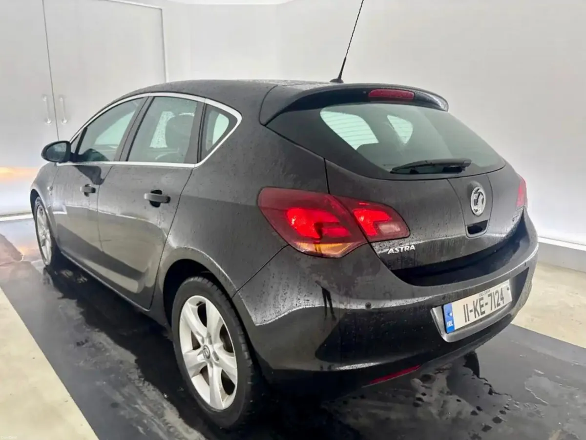 OPEL/ Vauxhall Astra SRI, LOW KMS, NCT&TAX - Image 4