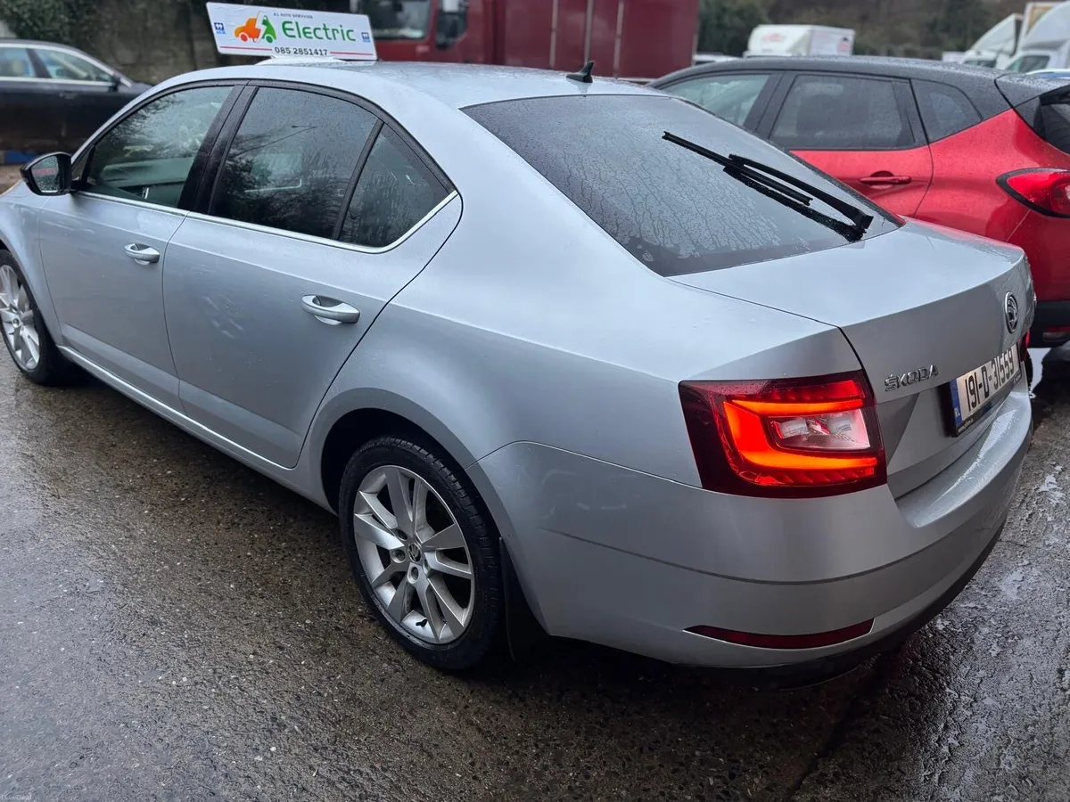 Skoda Octavia 1.0 Automatic high line - Image 4