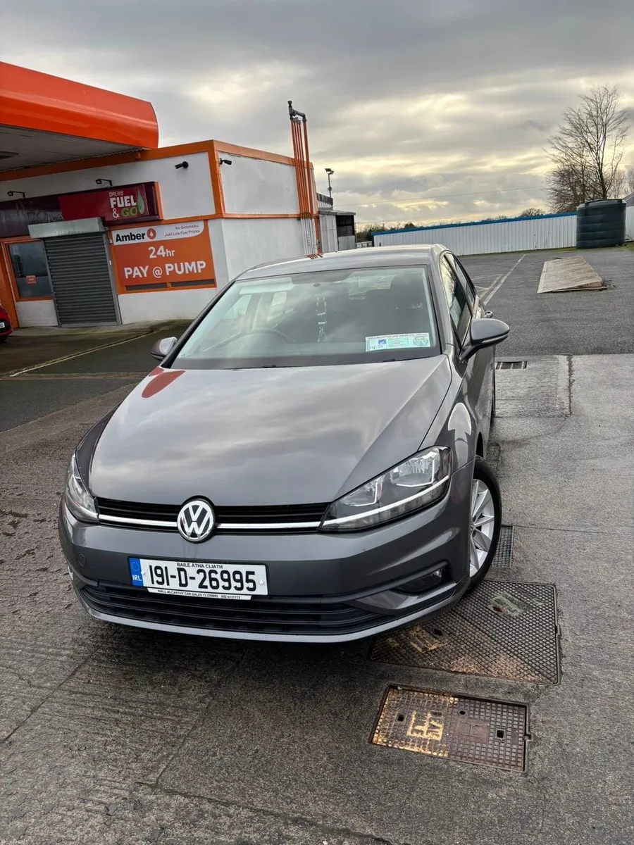 Volkswagen Golf - Image 1