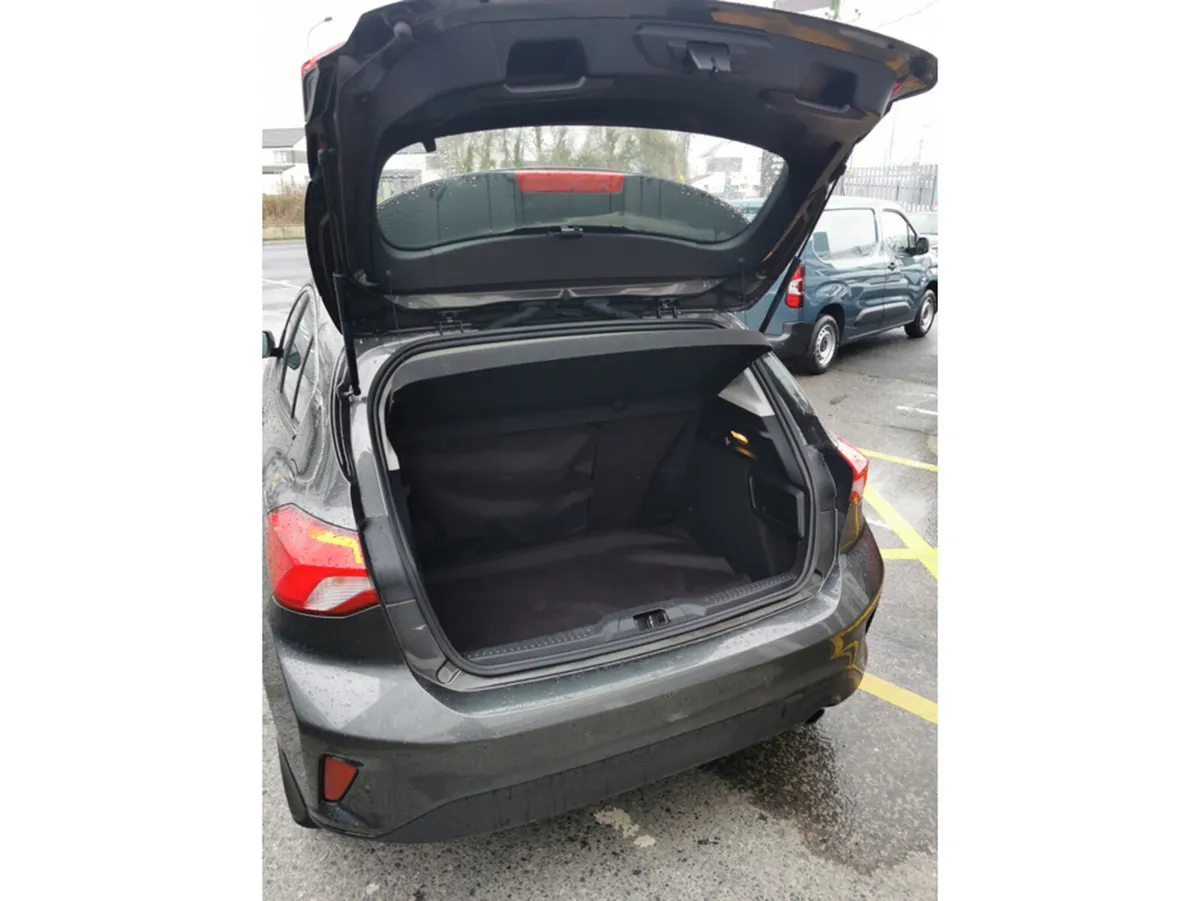 Ford Focus TITANIUM 1.5 TDCI 125PS 6 5DR 6SPEED - Image 2