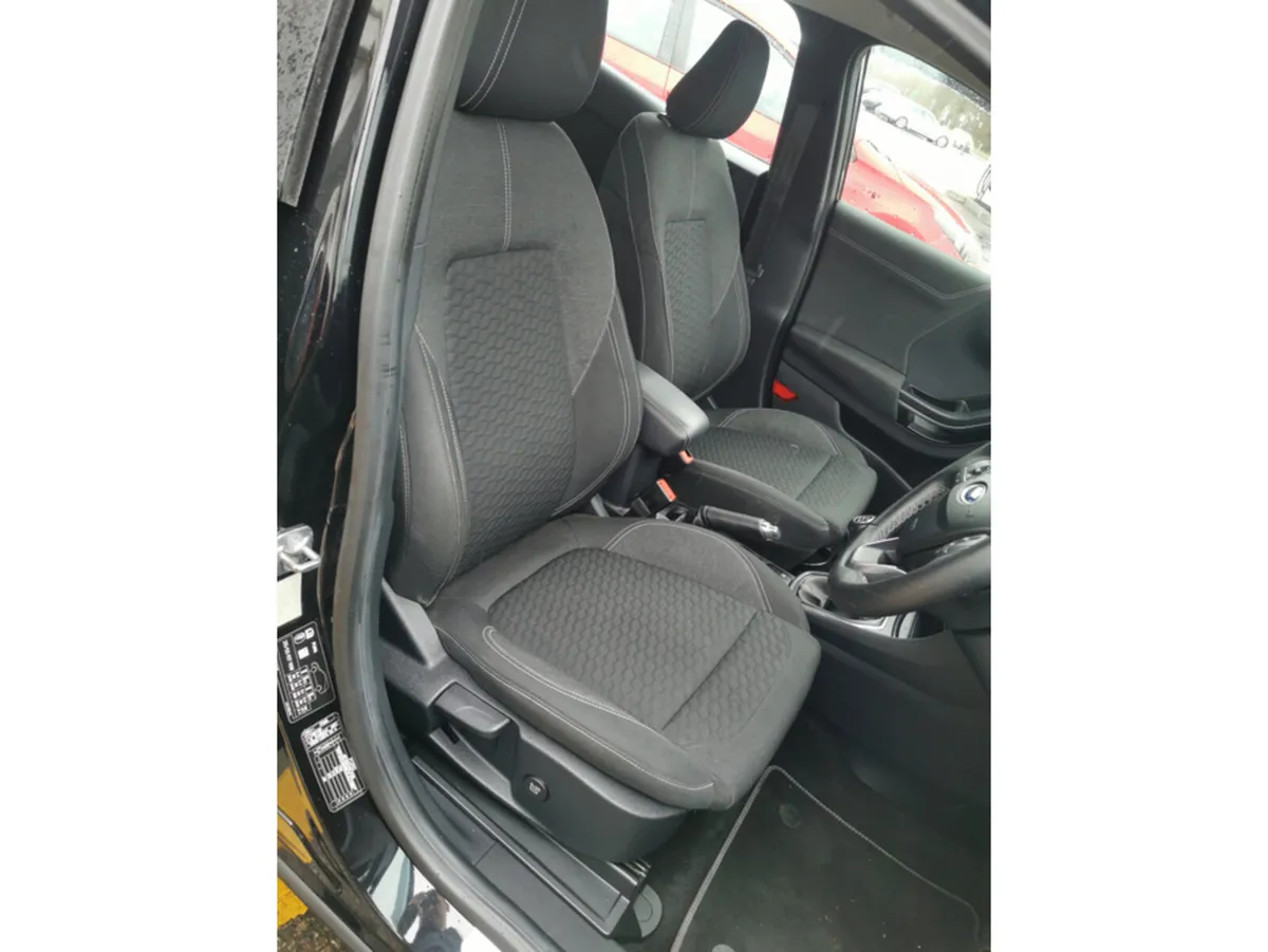 Ford Puma TITANIUM 5DR 1.0T 125 MHEV M6 4 - Image 6