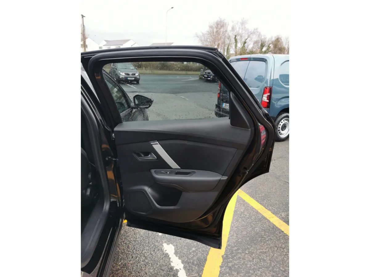 Citroen C4 C SERIES BLUEHDI 130 EAT8 E - Image 4