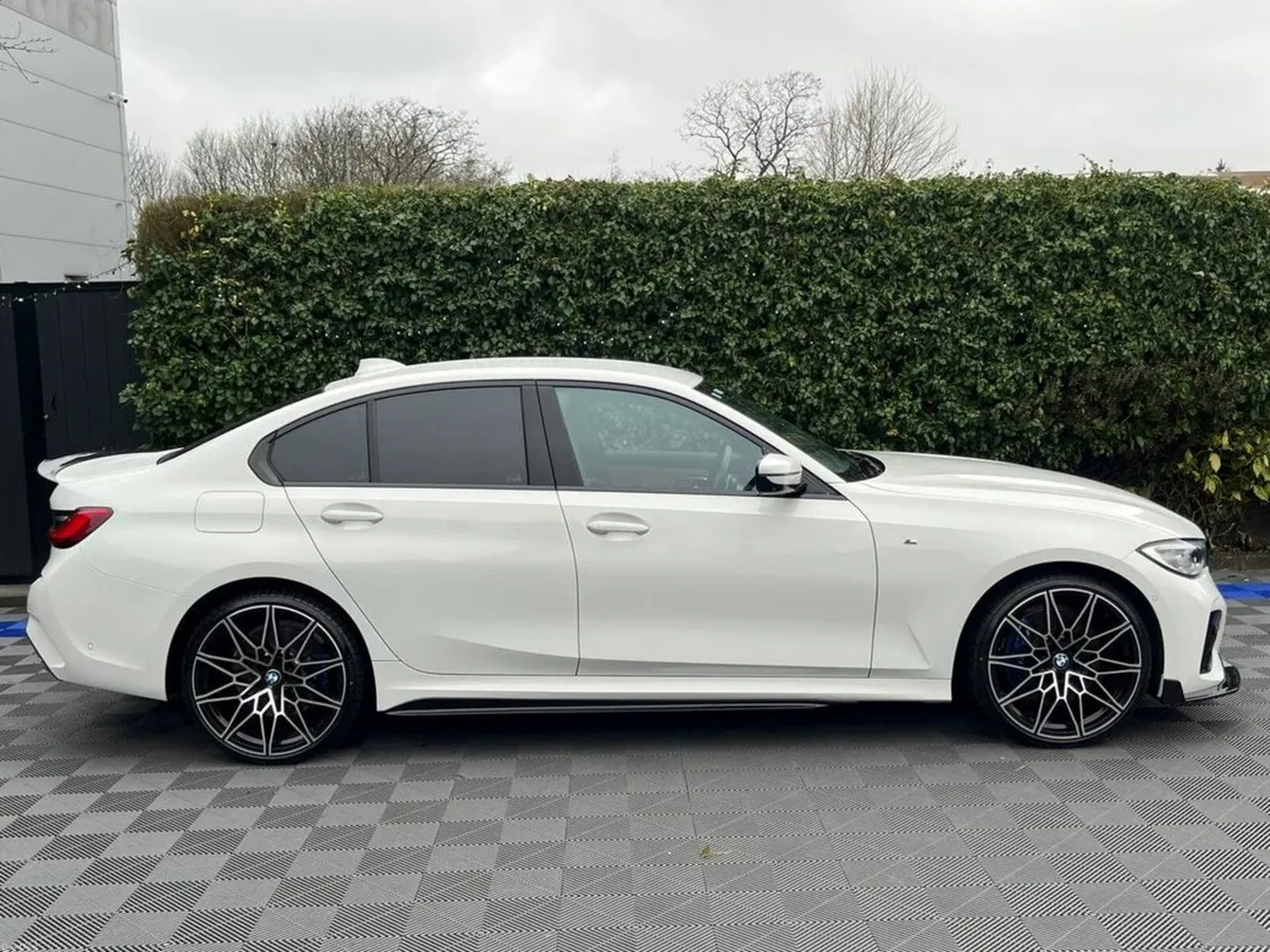 BMW 3-Series 330e M-SPORT COMPETITION 2.0 ** VERY - Image 2