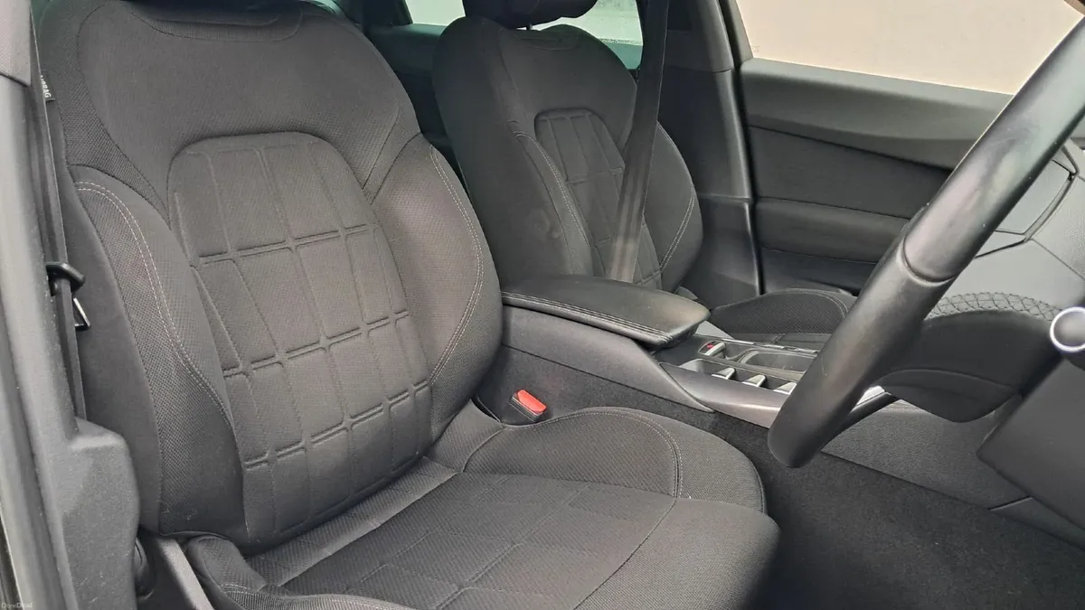 DS Automatic DS5 2016 - Image 3