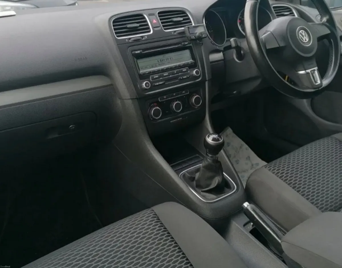Volkswagen Golf 2011 - Image 2