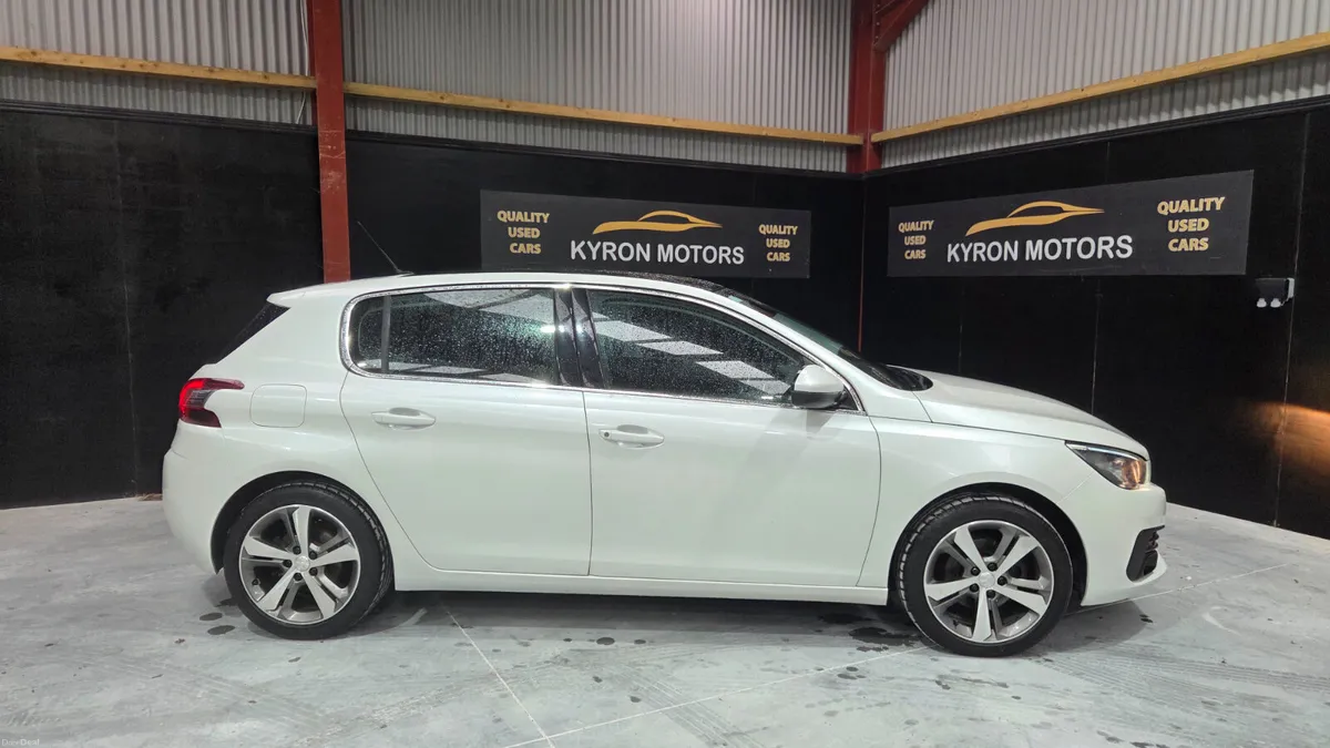 Peugeot 308 2018 1.2 - Image 4