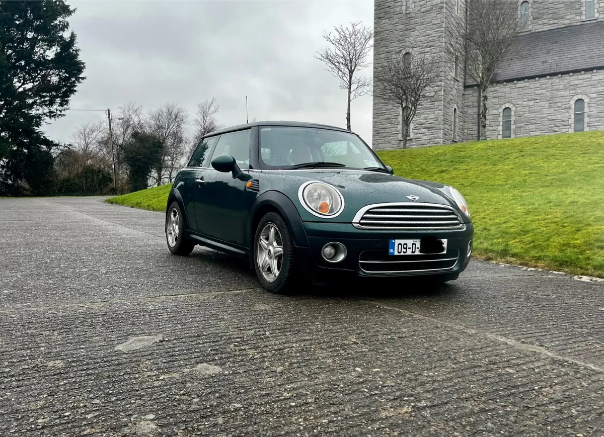 Mini Cooper 2009 - Image 1