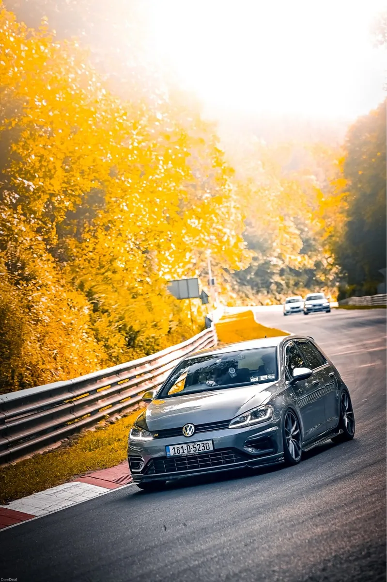 Volkswagen Golf R - Image 1