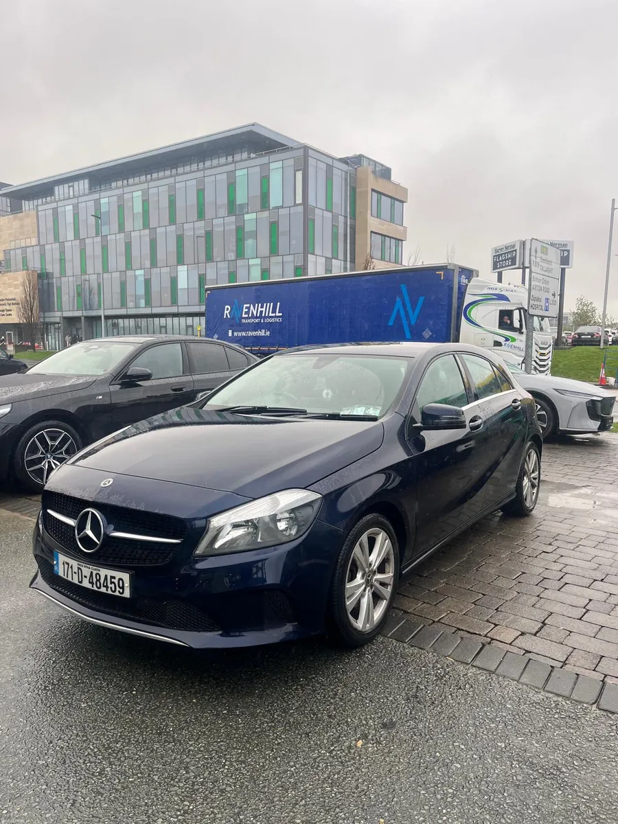 MERCEDES A200 D SPORT - Image 2