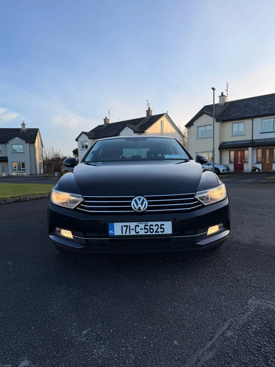 Vw Passat 1.6 TDI Automatic 2017 - Image 1