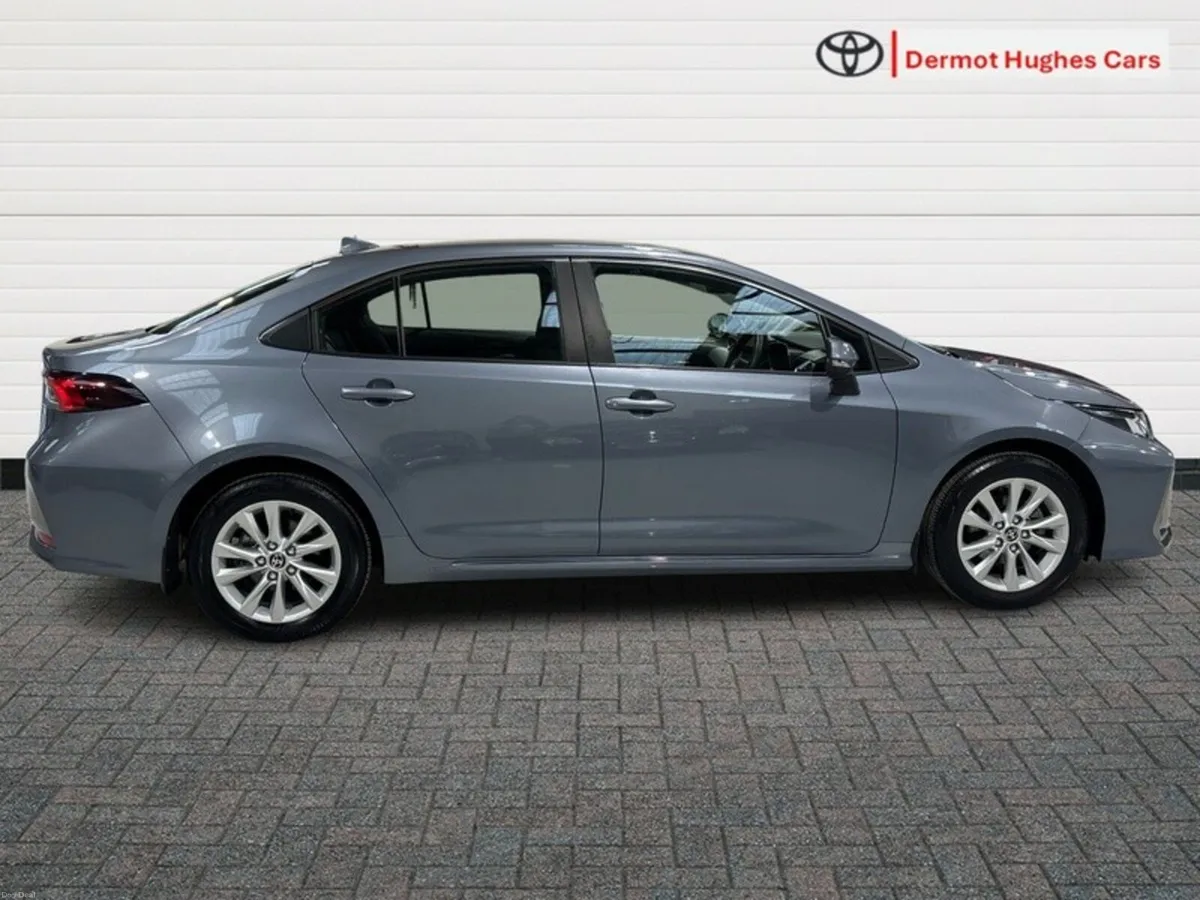 Toyota Corolla SALOON LUNA HYBRID AUTO - Image 3