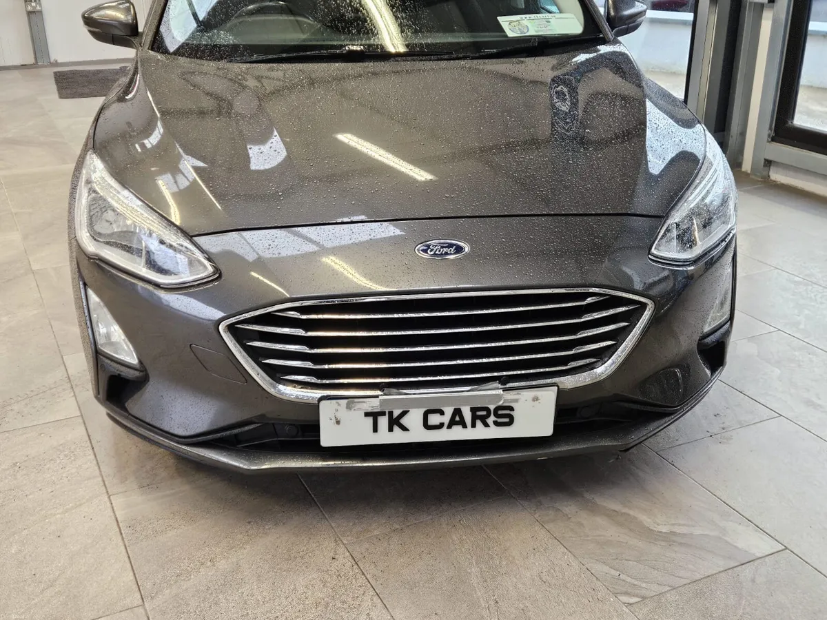 19 FORD FOCUS AUTOMATIC TITANIUM EDITION - Image 4