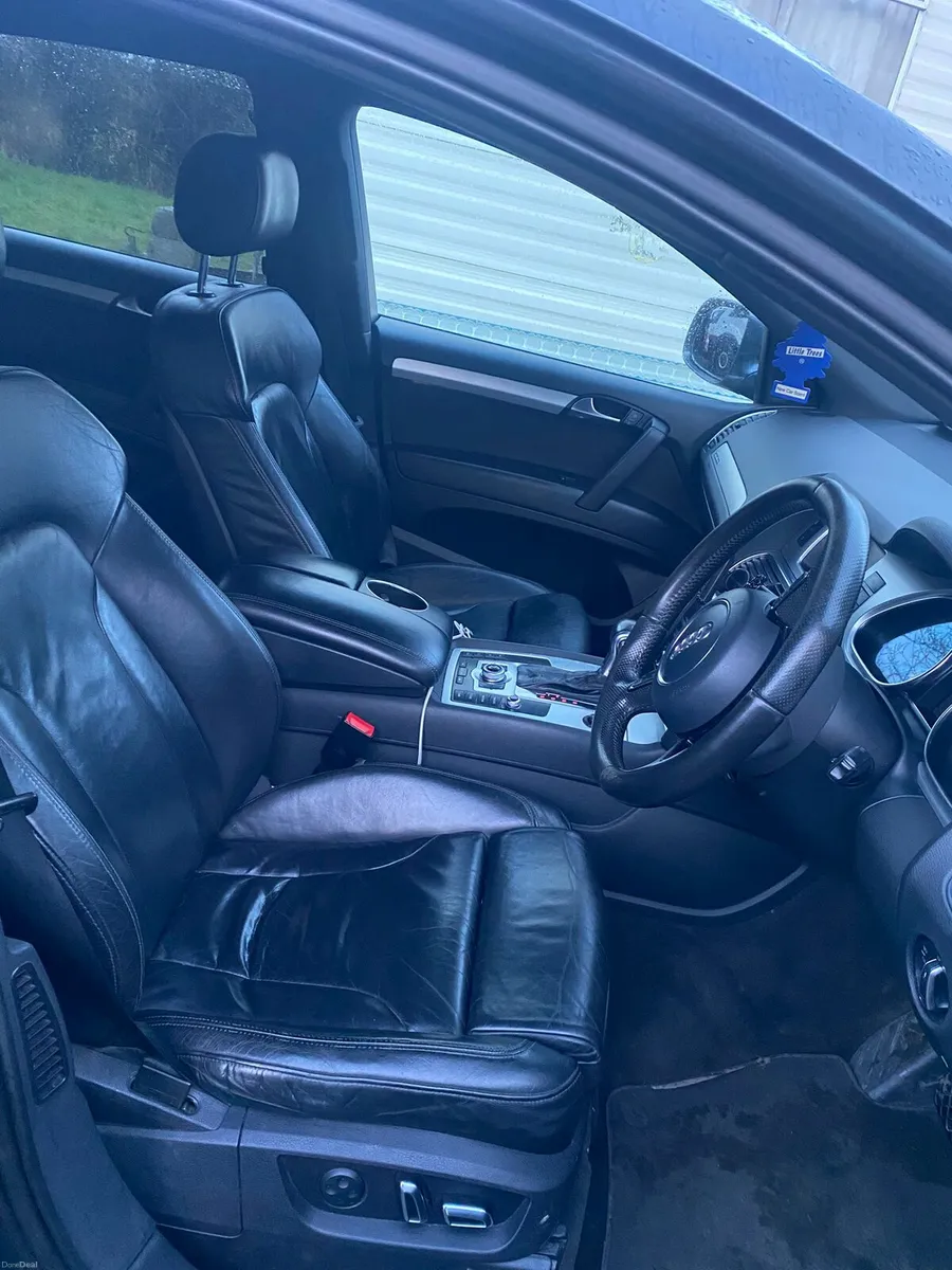 2102 Audi Q7 7 Seater Excellent Condition - Image 3