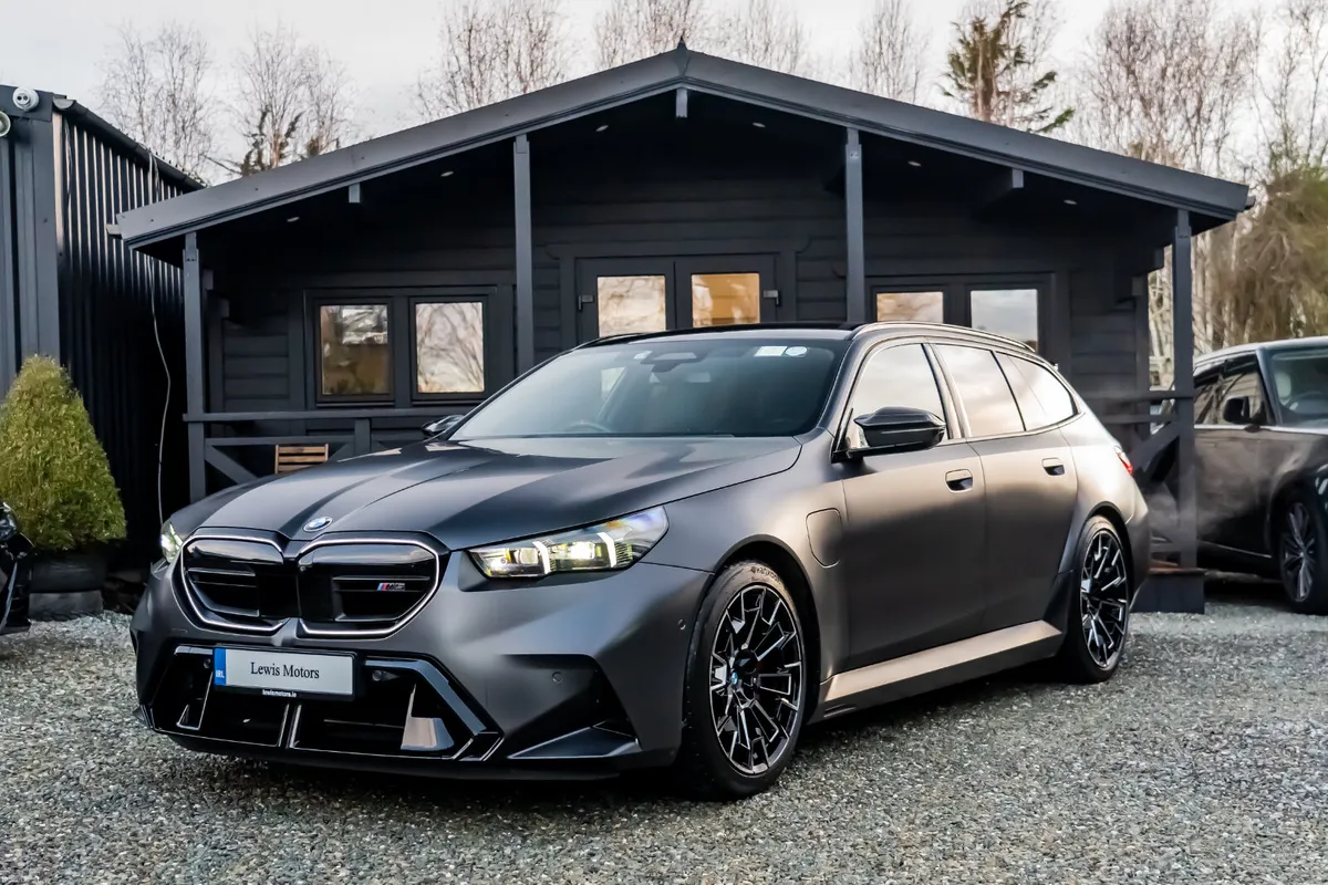 2025 BMW M5 Touring, IRISH CAR, 727BHP HIGH SPEC - Image 3