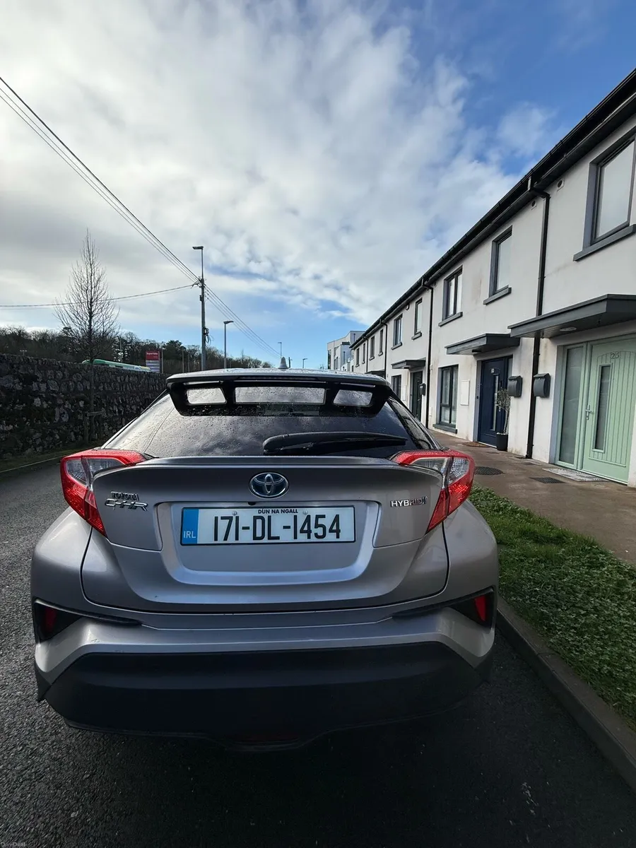 Toyota C-HR Sol hybrid - Image 2