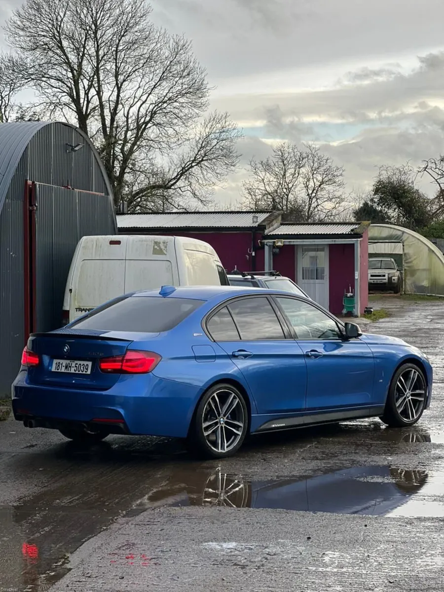 BMW 3-Series 2018 330e Hybrid - Image 4