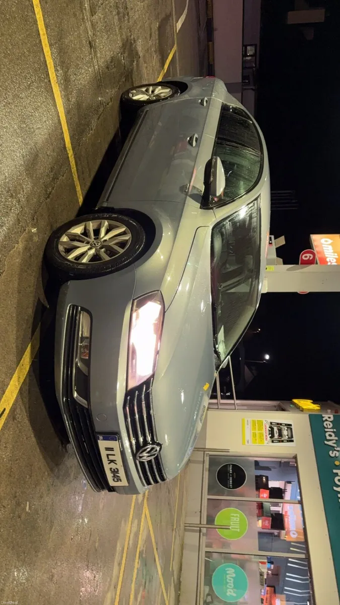 2011 high line Passat - Image 3