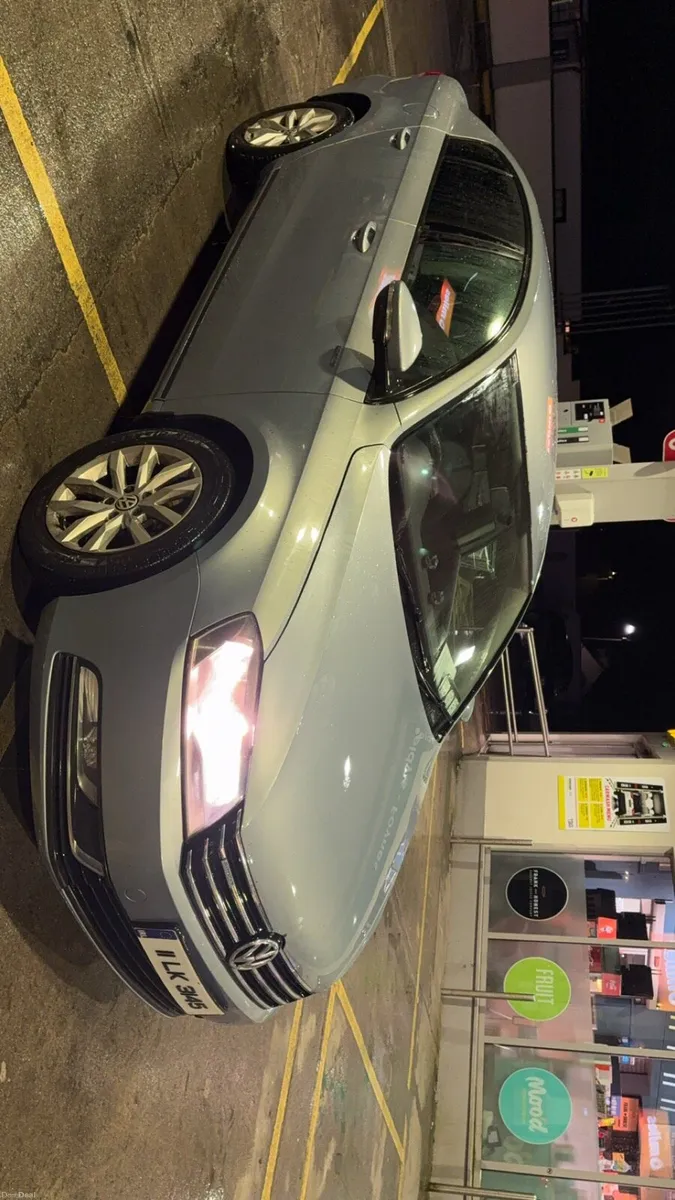 2011 high line Passat - Image 1