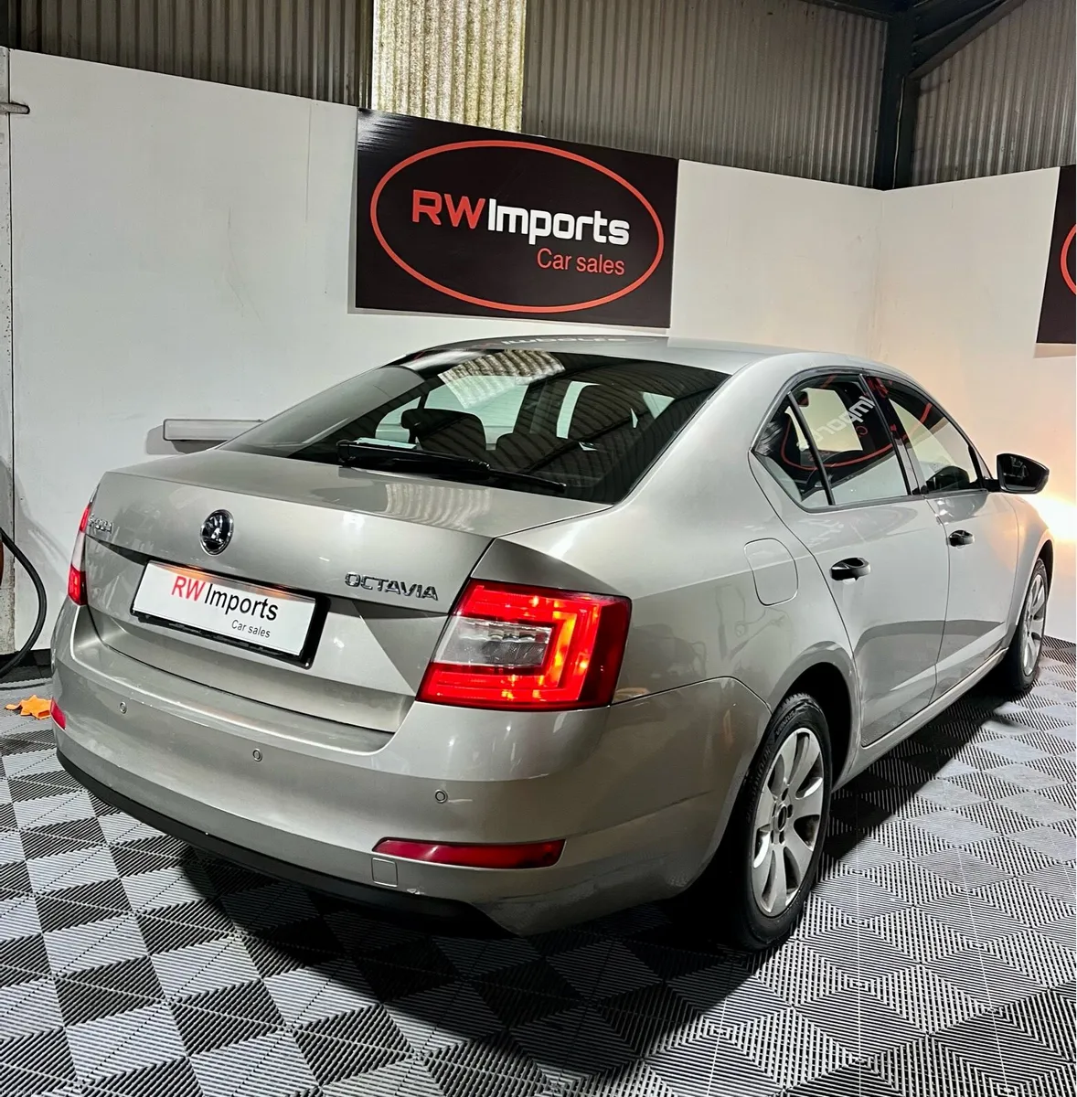 Skoda Octavia 1.6 Diesel - Image 2