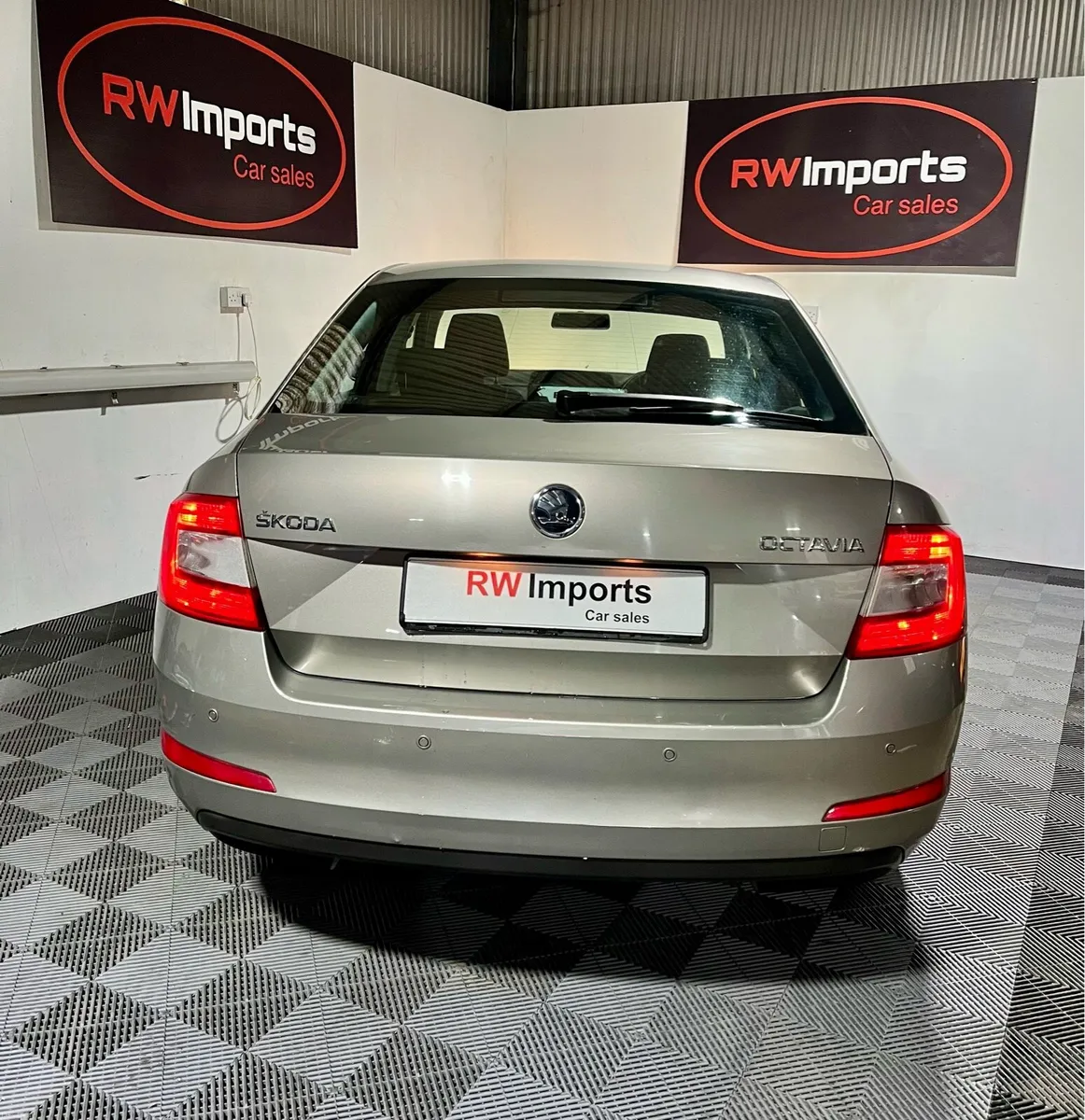 Skoda Octavia 1.6 Diesel - Image 4