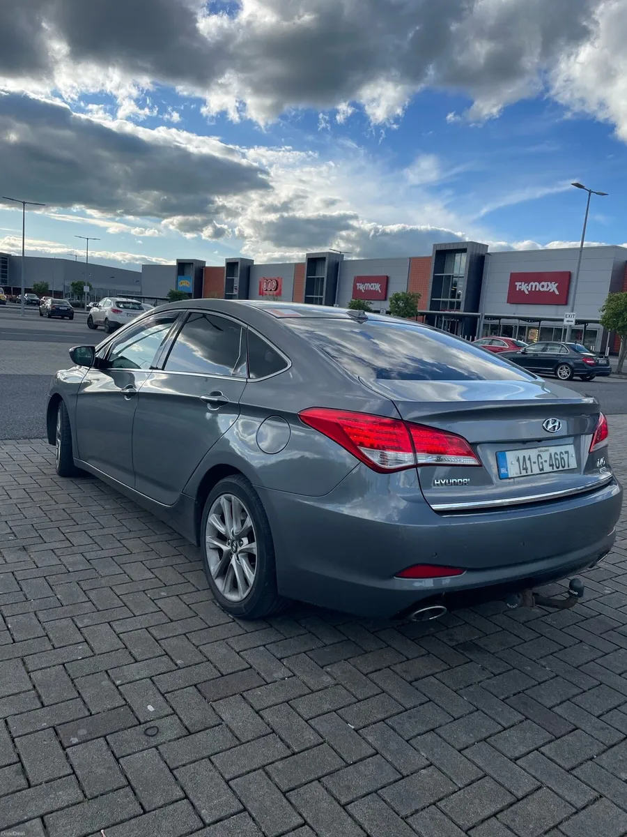 Hyundai i40 automatic - Image 1