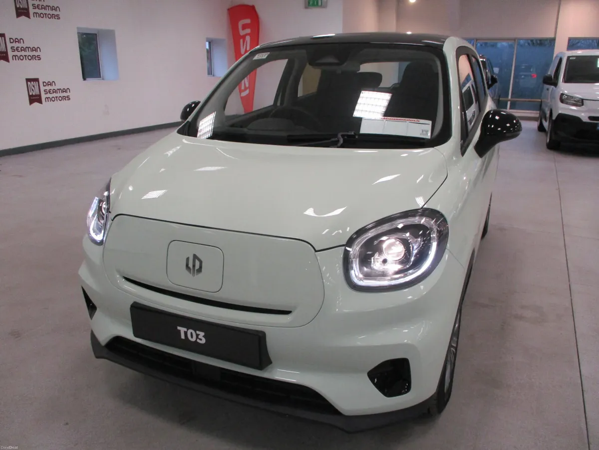 LEAPMOTOR T-03 DESIGN 5DR 2026 - Image 4