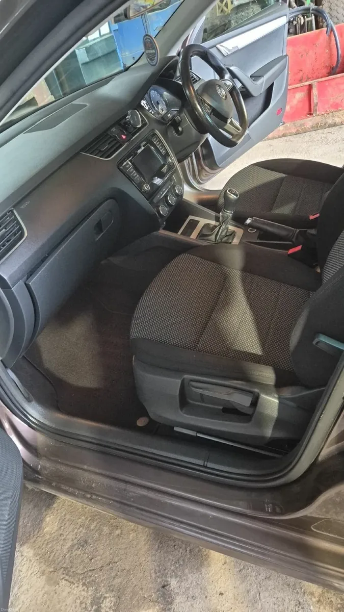 Skoda Octavia 2015 - Image 3